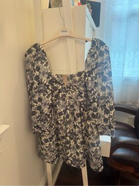 Lena Black & White Floral Square-Neck Puff Sleeve Top